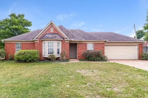 9309 Garden Woods Cv, Memphis, TN 38016