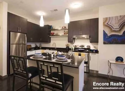 625 Thomas Burgin Pkwy #2, Quincy, MA 02169