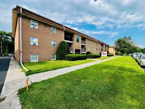 1411 Chicago St # B, Valparaiso, IN 46383