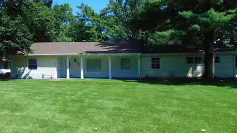 10330 Capitol Dr, Saint Louis, MO 63136