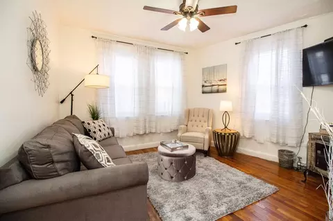 191 Kent St #1, Brookline, MA 02446