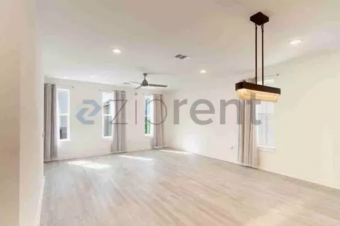 2624 Metcalfe Rd #17, Austin, TX 78741