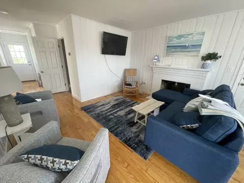 11 Tuttle Ave #upstairs, Hampton, NH 03842