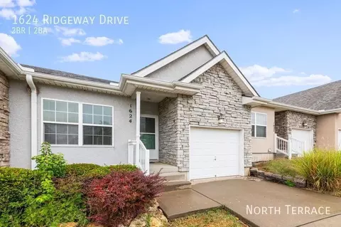 1624 Ridgeway Dr, Raymore, MO 64083
