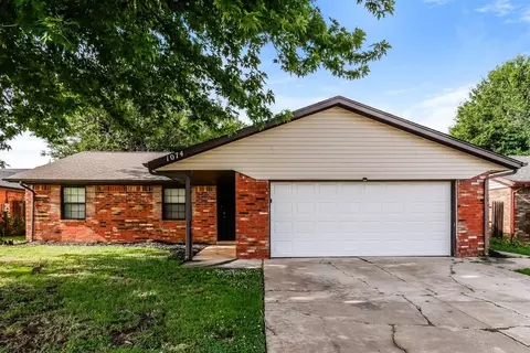 1074 Dover Mansion, Yukon, OK 73099