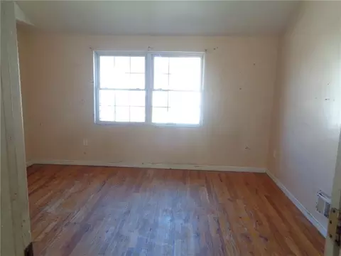 41-42 73rd St #5, New York, NY 11377