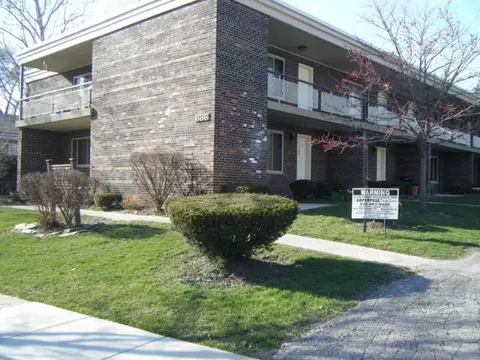 336 Pennsylvania Ave #9, Glen Ellyn, IL 60137