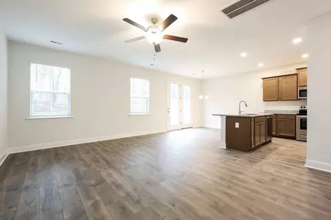 124 Renwood Rd, Simpsonville, SC 29681