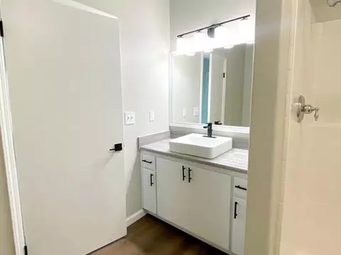 N St, Fresno, CA 93650