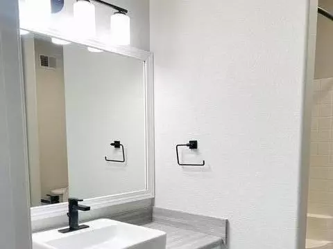 N St, Fresno, CA 93650