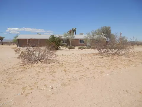 1038 Alta Ave, Landers, CA 92285