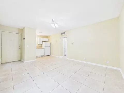 1000 W 26th St #106, Austin, TX 78705