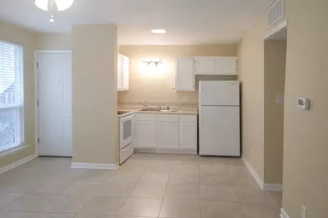 1000 W 26th St #120, Austin, TX 78705