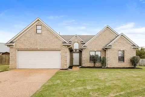 90 Strawberry Field Cv, Oakland, TN 38060
