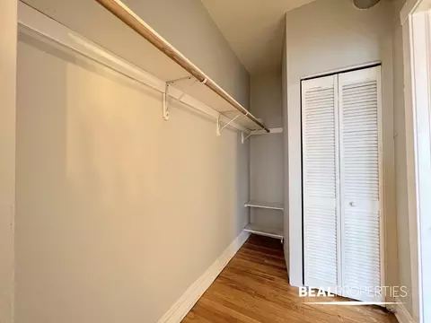 2244 W Wilson Ave #210, Chicago, IL 60625