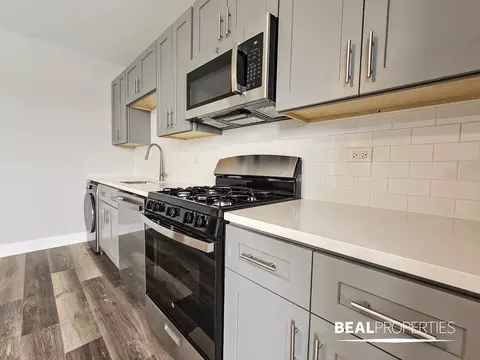 373 Hazel Ave #B8, Glencoe, IL 60022