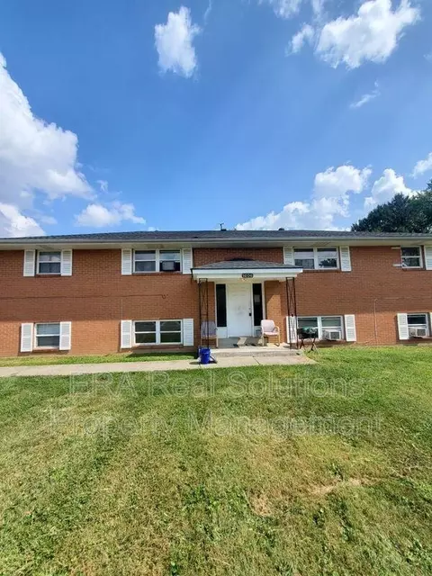 1606 Elaine Rd #D, Columbus, OH 43227