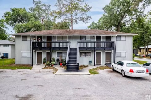 7011 SW 6th Pl, Gainesville, FL 32607
