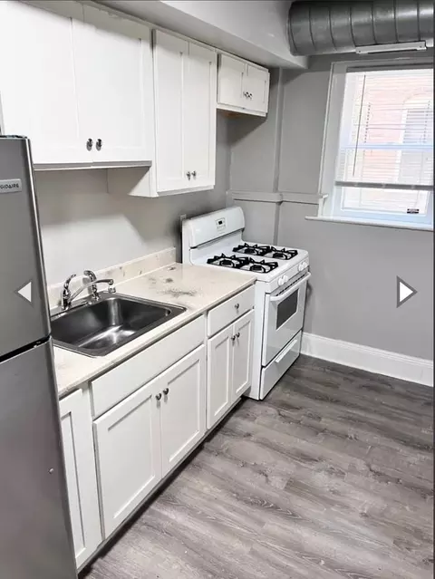 2772 Lancashire Rd, Cleveland Heights, OH 44106