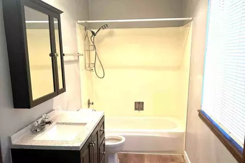 2910 SW Dolph Ct, Portland, OR 97219