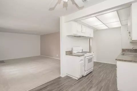 14300 Newport Ave, Tustin, CA 92780