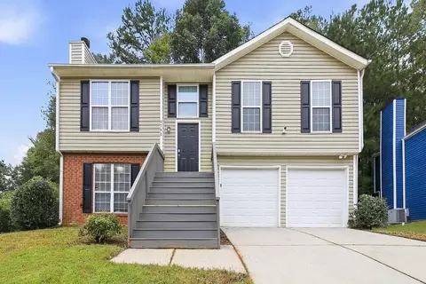 6745 Hiddenlake Dr, Rex, GA 30273