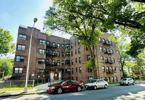 7 Chestnut St #3H, East Orange, NJ 07018