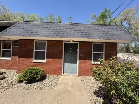 142 W Bluff St #B6, East Peoria, IL 61611