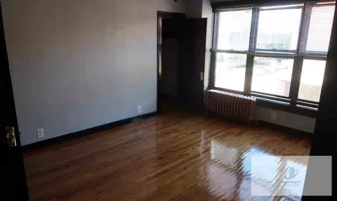 846 W Montrose Ave #604, Chicago, IL 60613