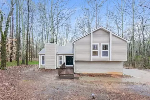 220 N Fayette Ct, Fayetteville, GA 30214