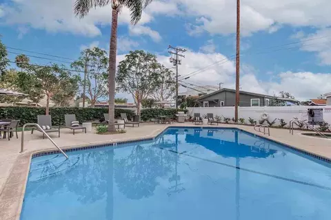 1525 Placentia Ave, Newport Beach, CA 92663