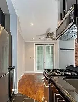 309 E 8th St #B3, New York, NY 10009