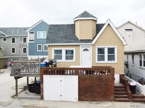 17 Michigan St #WHOLE, Long Beach, NY 11561