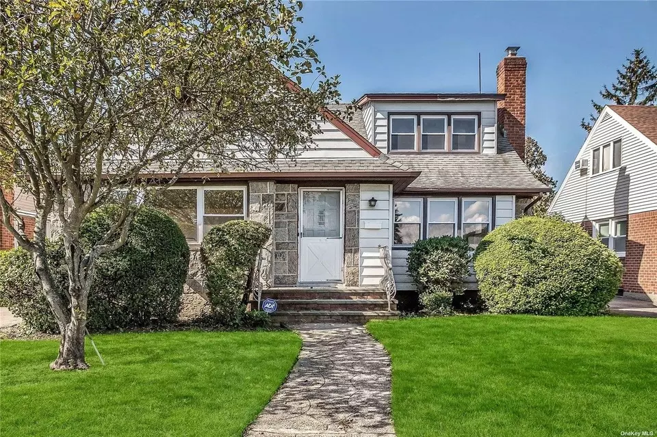 713 Foch Blvd, Herricks, NY 11596 25 Photos Movoto