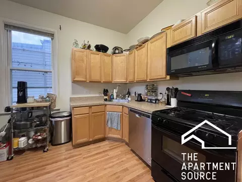3052 W George St #1, Chicago, IL 60618