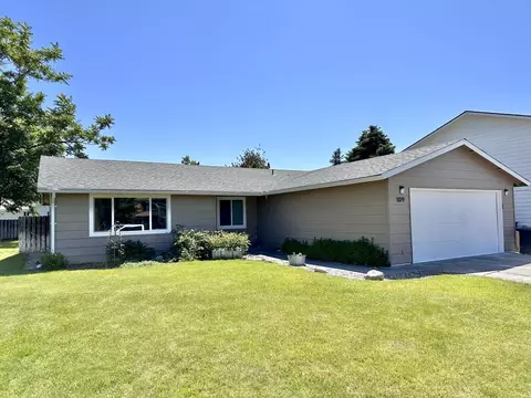 109 Ernst Pl, Moses Lake, WA 98837