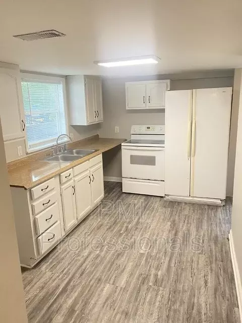530 E State St #A, Murfreesboro, TN 37130