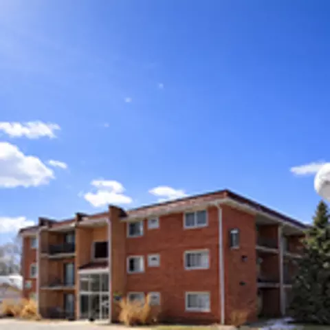 6819 W 95th St #16, Oak Lawn, IL 60453