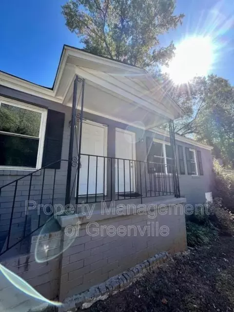 326 Loop St #B, Greenville, SC 29609