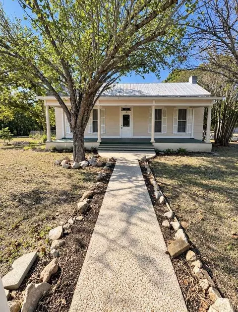302 S Burleson St #1, Kyle, TX 78640