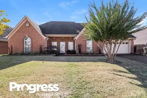 9025 Dewberry Ln, Cordova, TN 38016