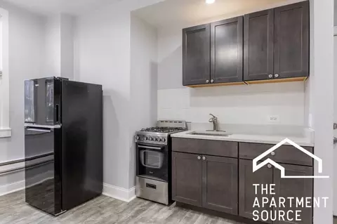 4735 N Beacon St #101, Chicago, IL 60640