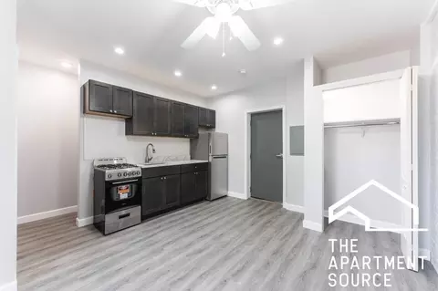 4735 N Beacon St #110, Chicago, IL 60640