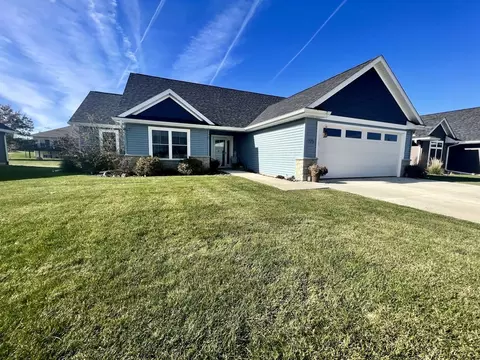 725 Melendy Ln, Cedar Falls, IA 50613
