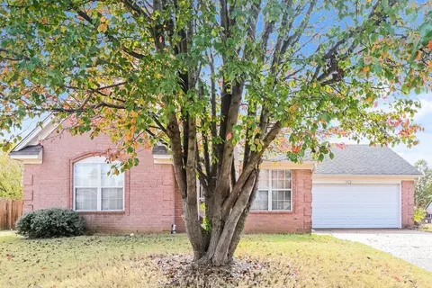 4155 Shadow Oaks Dr, Horn Lake, MS 38637