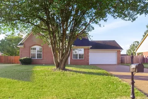 4155 Shadow Oaks Dr, Horn Lake, MS 38637