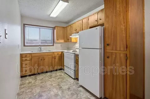 8029 NE Flanders St, Portland, OR 97213