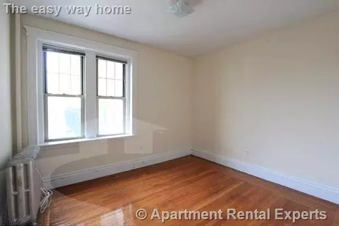 27 Park Dr #12A, Boston, MA 02215