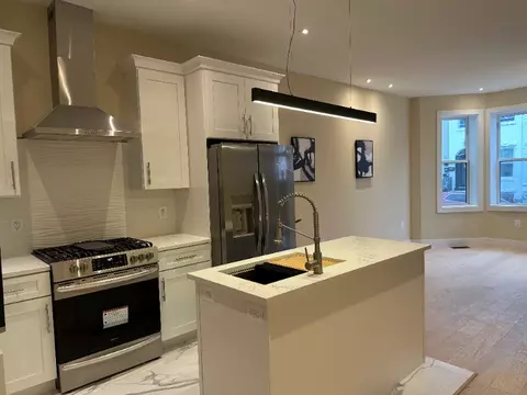28 Todd Pl NE #2, Washington, DC 20002