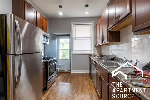 906 W Montrose Ave #3, Chicago, IL 60613